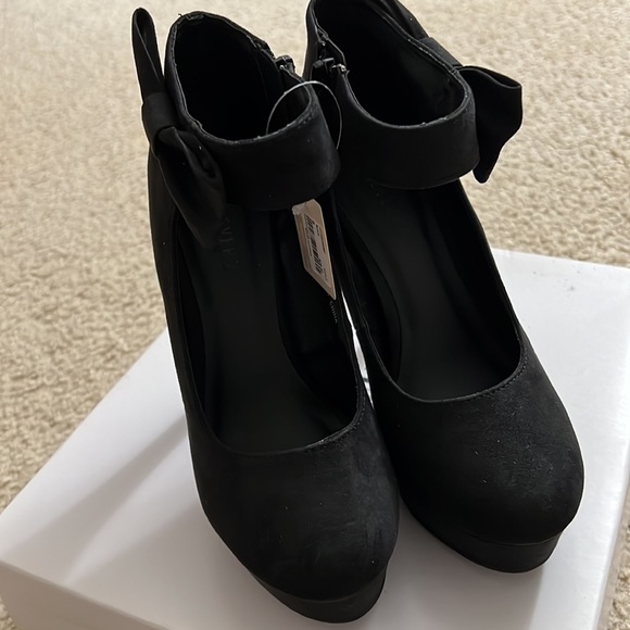 Forever21 suede platform high heels size 6 nwt - Picture 2 of 4